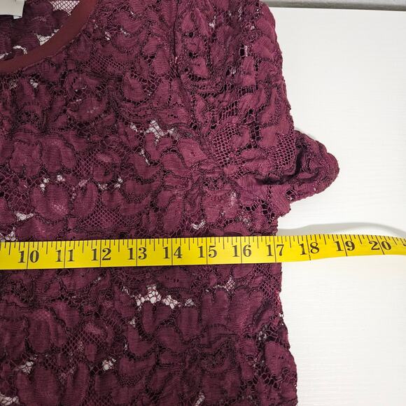 LOFT Women's Plum Floral Lace V-Neck Sz Medium Ruffle Hem Lace Top Romantic - Picture 5 of 6